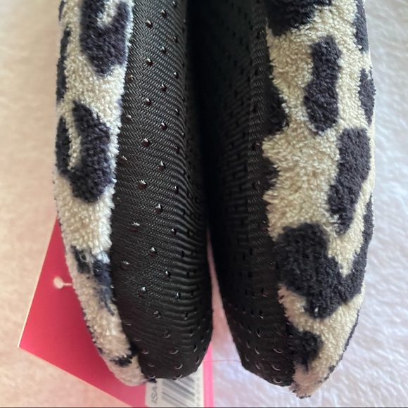 NWT ISAAC MIZRAHI SHOES Faux Fur Leopard Print Slippers Size Medium - Picture 8 of 15